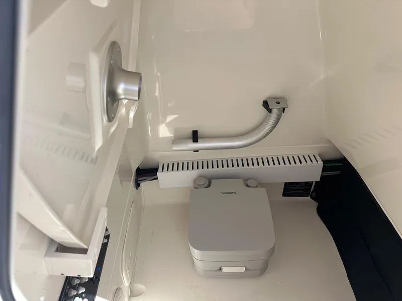 Slide: The Image of Boston Whaler 230 Outrage 2026 - 18