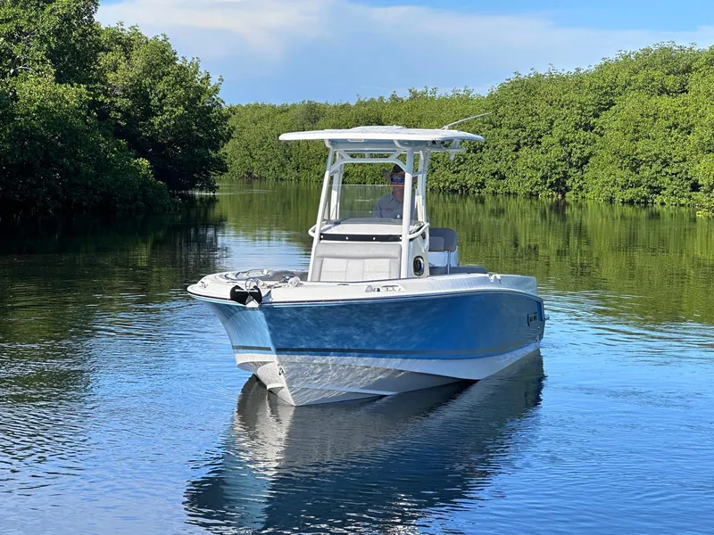 Slide: The Image of Boston Whaler 230 Outrage 2026 - 9