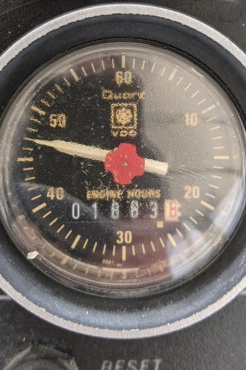Slide: The Image of Tachometer of a 1992 Jefferson 43 Sun Deck boat. - 9
