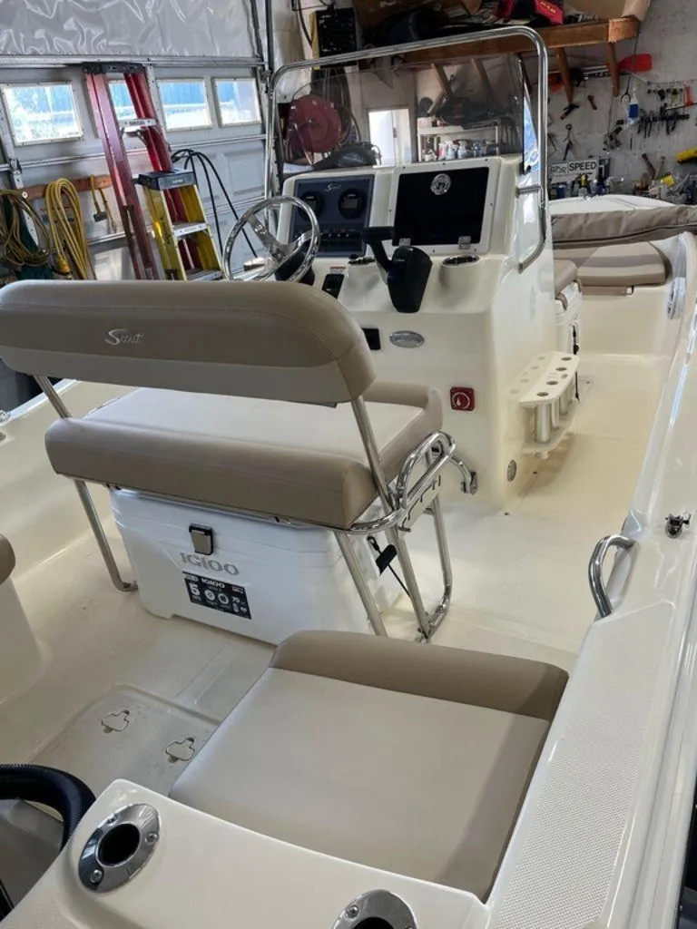 Slide: The Image of Scout 175 Sportfish 2025 - 5