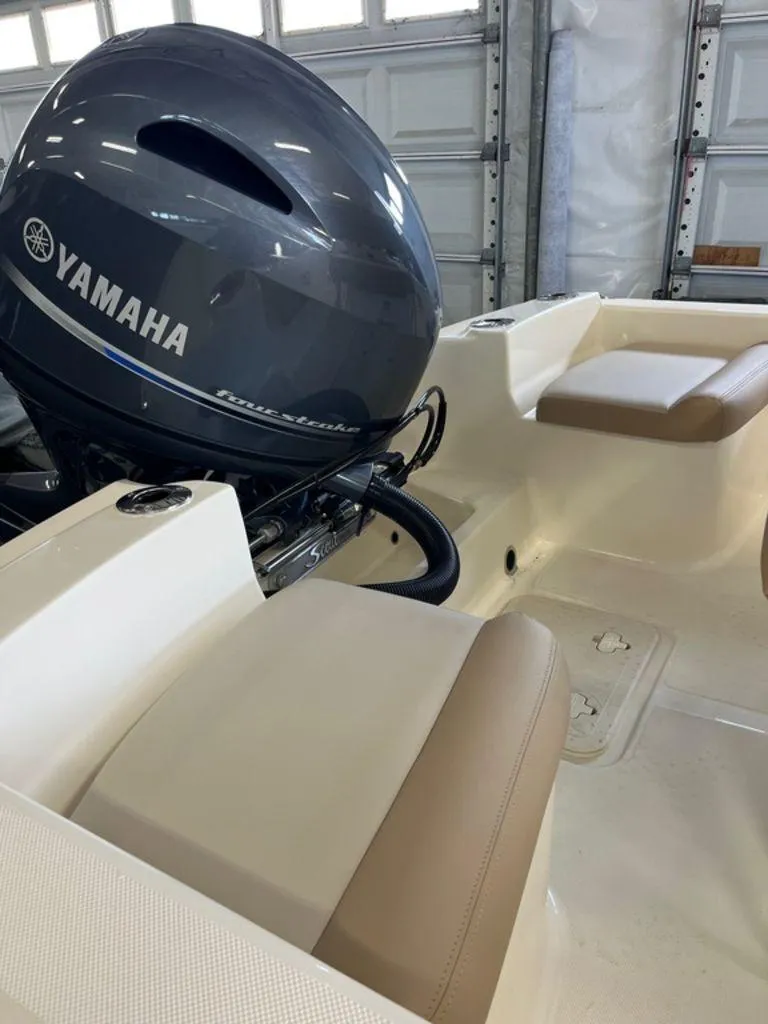 Slide: The Image of Scout 175 Sportfish 2025 - 6