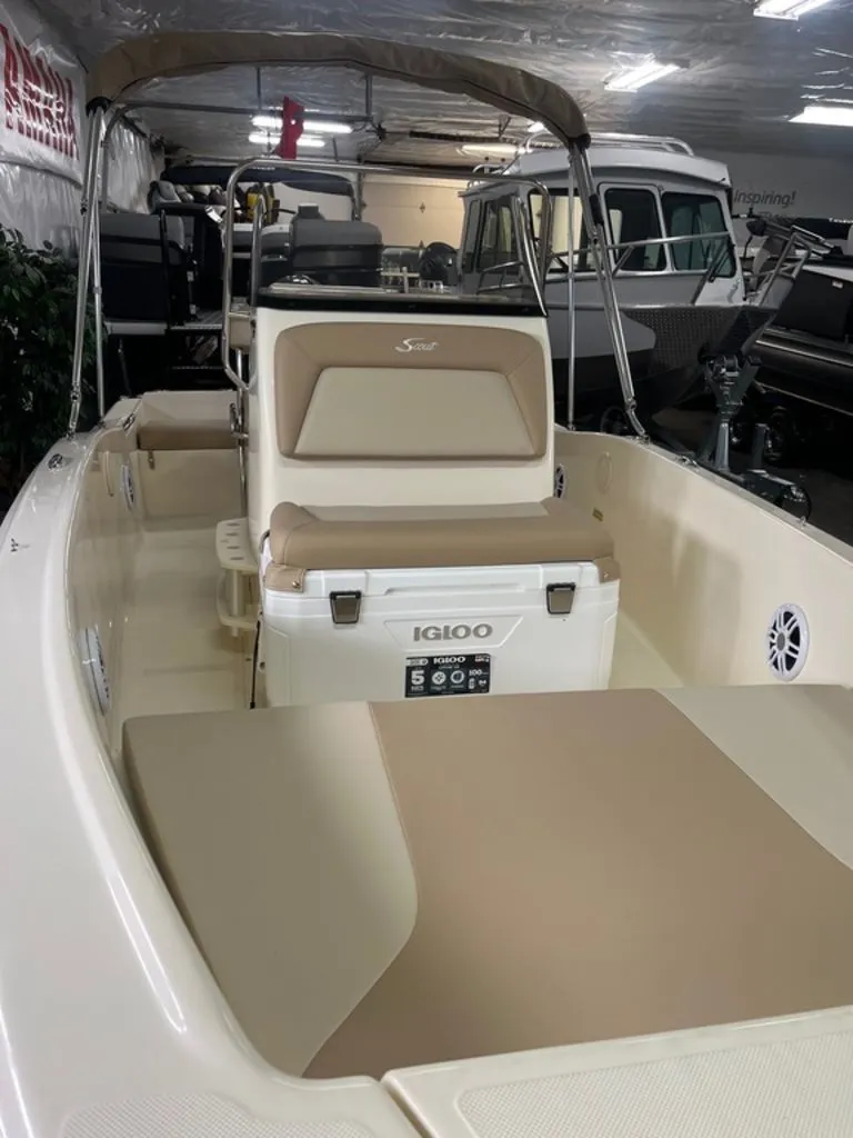 Slide: The Image of Scout 175 Sportfish 2025 - 8