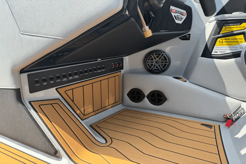 Slide: The Image of Nautique Super Air Nautique S21 2026 - 40
