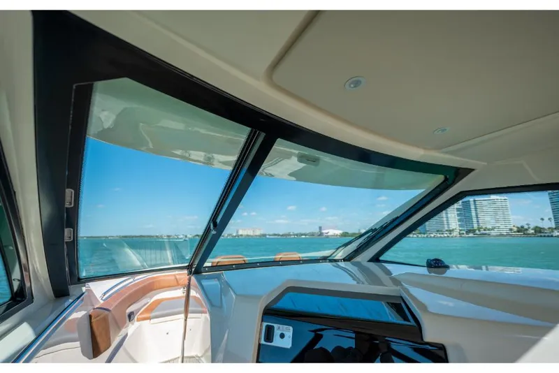 Slide: The Image of Scout 350 LXZ 2023 - 106