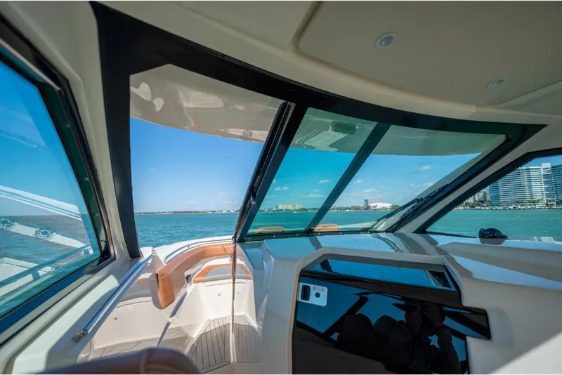 Slide: The Image of Scout 350 LXZ 2023 - 107