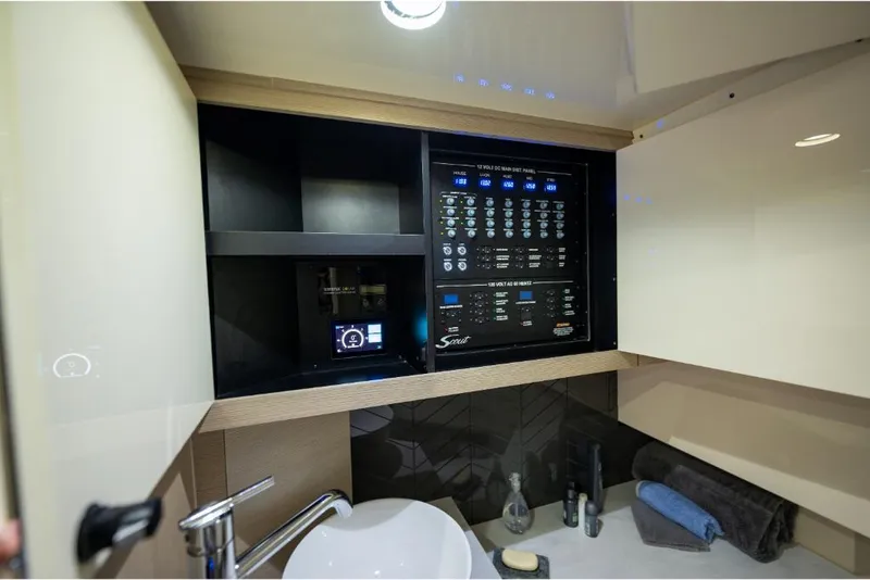 Slide: The Image of Scout 350 LXZ 2023 - 119