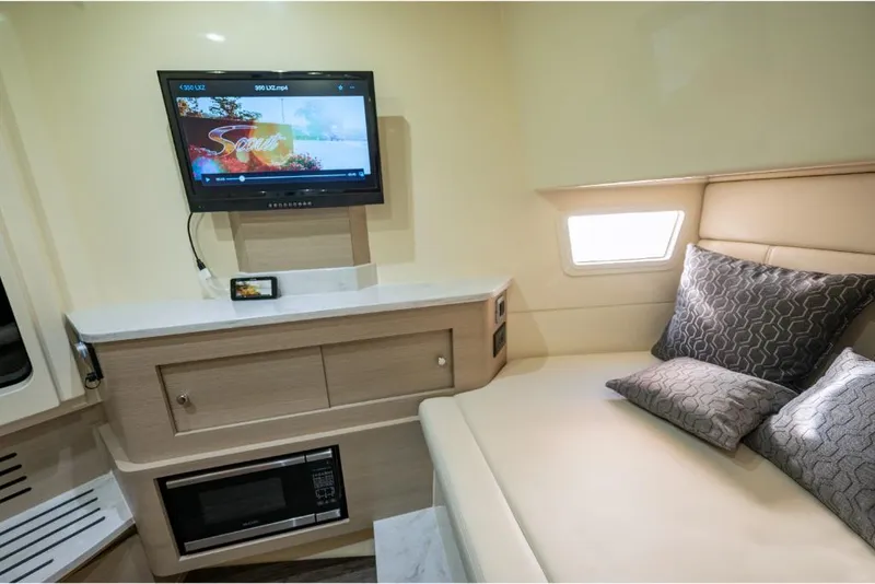 Slide: The Image of Scout 350 LXZ 2023 - 123