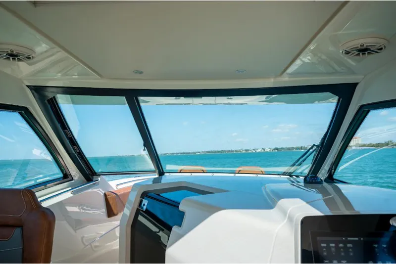 Slide: The Image of Scout 350 LXZ 2023 - 52