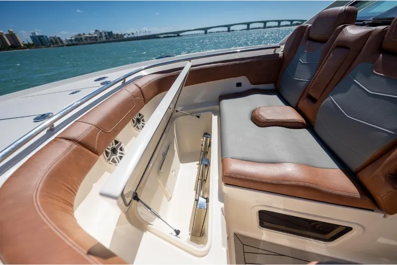 Slide: The Image of Scout 350 LXZ 2023 - 97