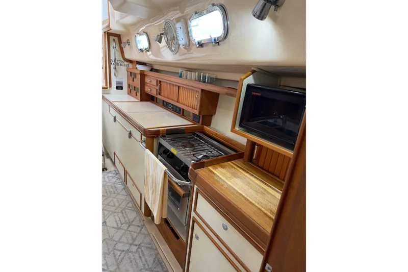 Slide: The Image of Island Packet SP Cruiser 2008 - 101