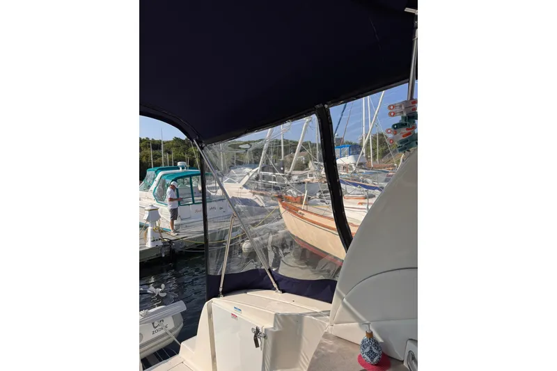 Slide: The Image of Sea Ray Sundancer 320 2004 - 10