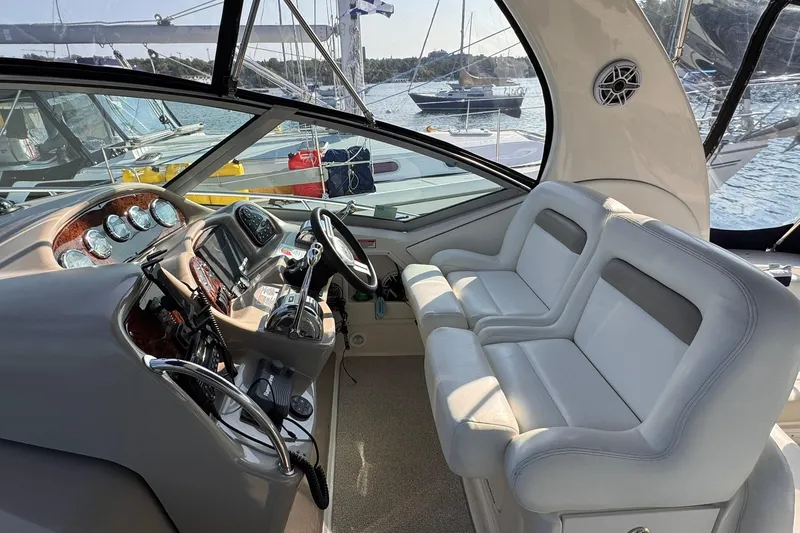 Slide: The Image of Sea Ray Sundancer 320 2004 - 17