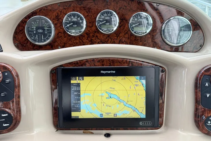 Slide: The Image of Sea Ray Sundancer 320 2004 - 32