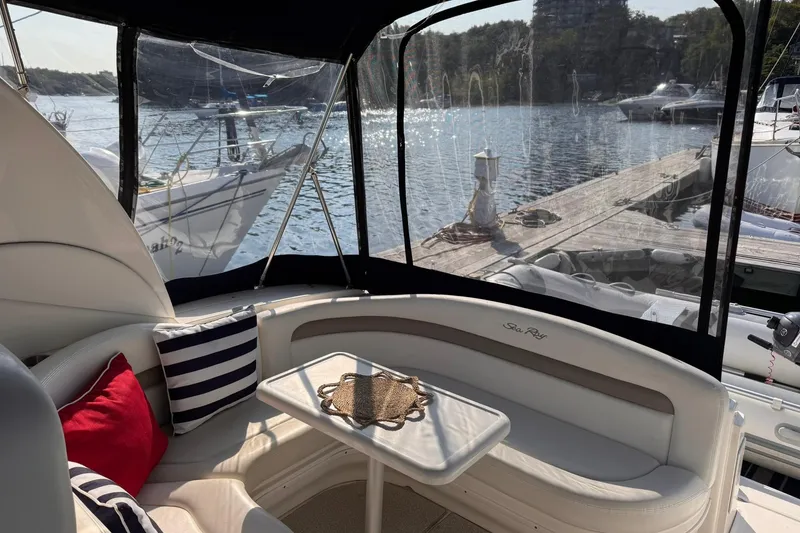 Slide: The Image of Sea Ray Sundancer 320 2004 - 9