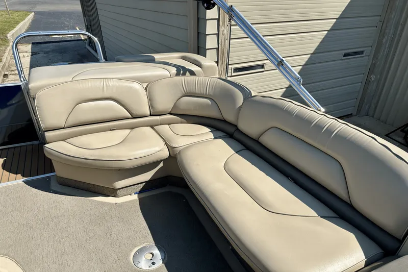 Slide: The Image of Sylvan 8523 MANDALAY CRS 2013 - 10