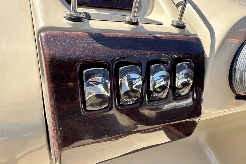 Slide: The Image of Sylvan 8523 MANDALAY CRS 2013 - 21