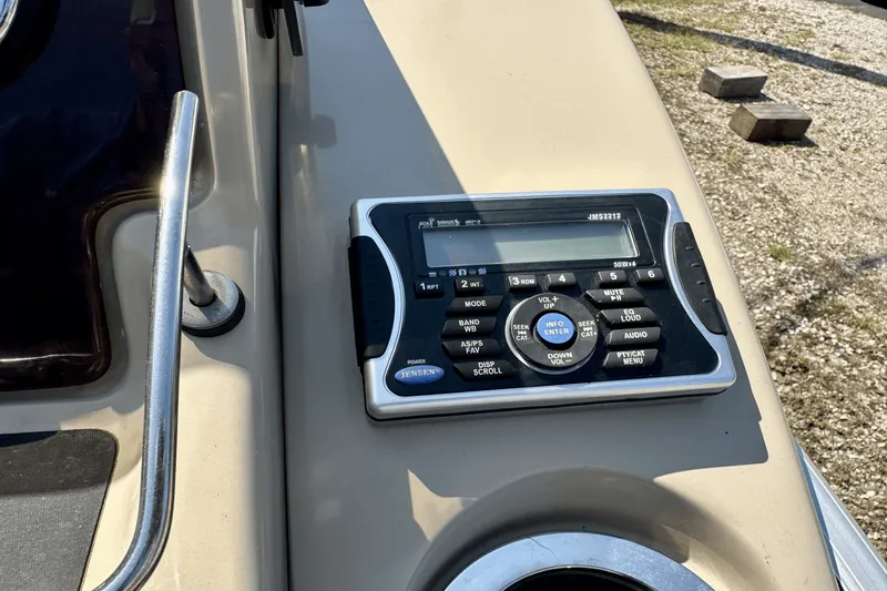 Slide: The Image of Sylvan 8523 MANDALAY CRS 2013 - 23