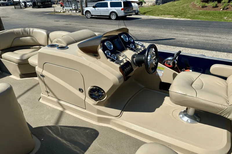 Slide: The Image of Sylvan 8523 MANDALAY CRS 2013 - 25