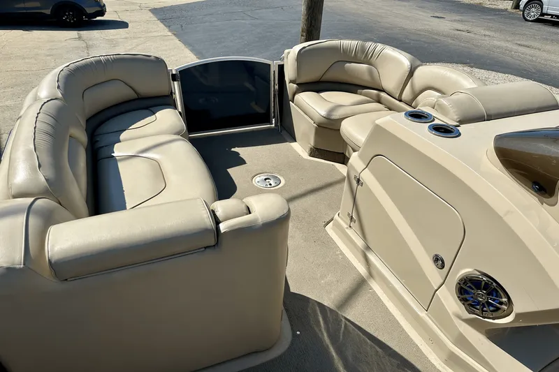 Slide: The Image of Sylvan 8523 MANDALAY CRS 2013 - 26