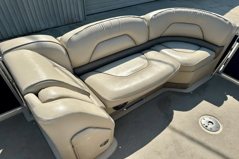 Slide: The Image of Sylvan 8523 MANDALAY CRS 2013 - 28