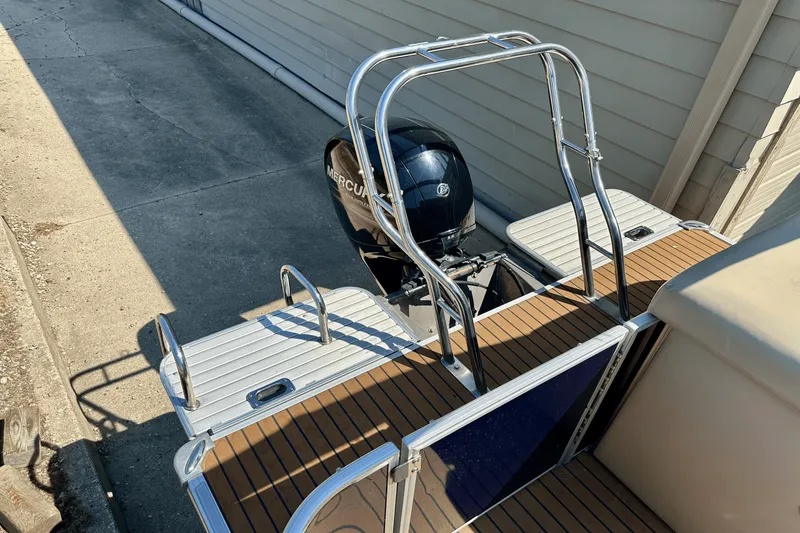 Slide: The Image of Sylvan 8523 MANDALAY CRS 2013 - 36