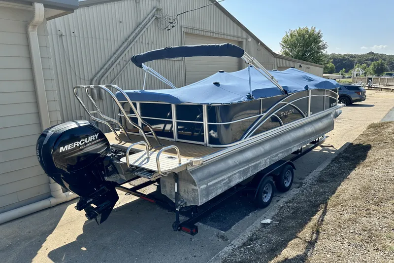 Slide: The Image of Sylvan 8523 MANDALAY CRS 2013 - 38