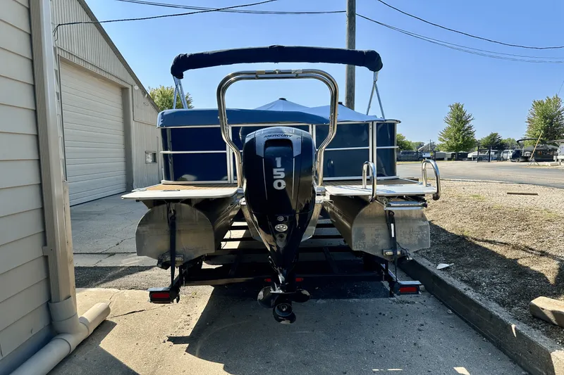 Slide: The Image of Sylvan 8523 MANDALAY CRS 2013 - 39