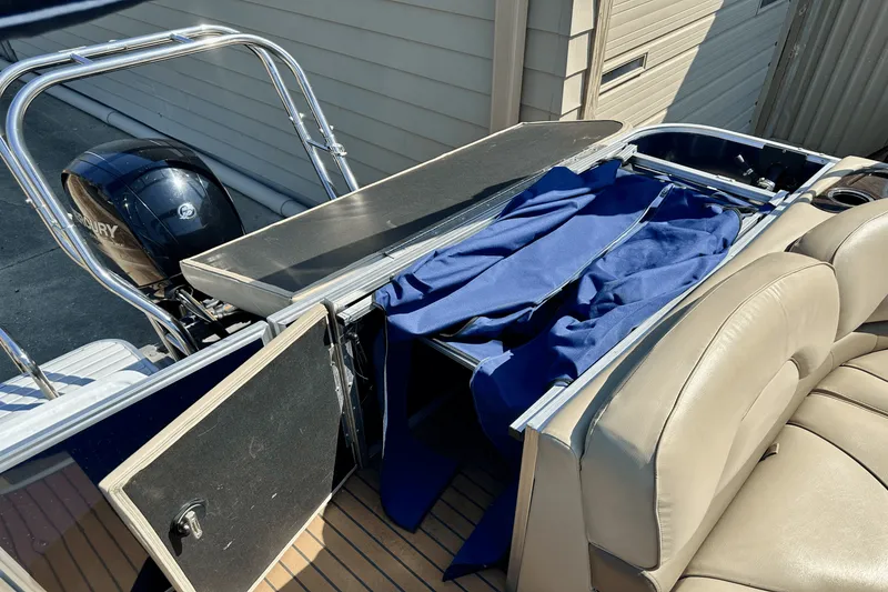 Slide: The Image of Sylvan 8523 MANDALAY CRS 2013 - 7