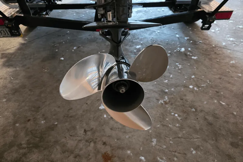 Slide: The Image of Crownline Boats E 205 XS 2021 - 2