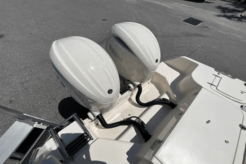 Slide: The Image of Grady-White Fisherman 257 2026 - 17