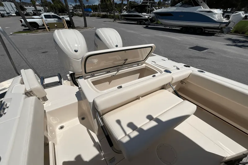 Slide: The Image of Grady-White Fisherman 257 2026 - 51