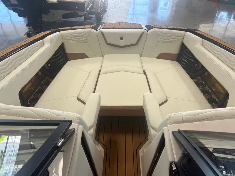 Slide: The Image of Nautique G23 2026 - 18