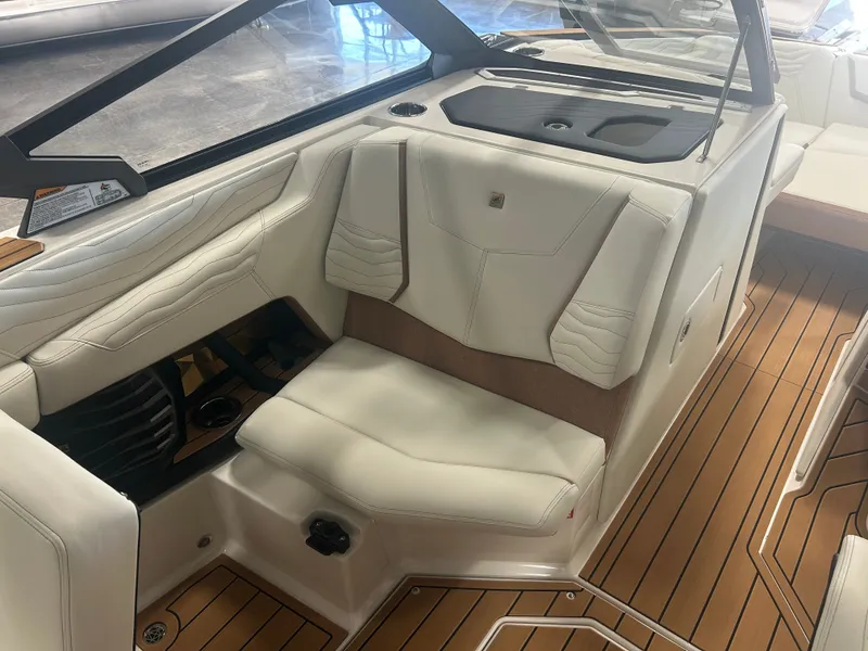 Slide: The Image of Nautique G23 2026 - 12