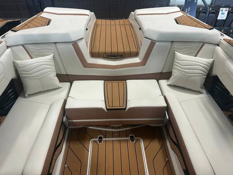 Slide: The Image of Nautique G23 2026 - 11