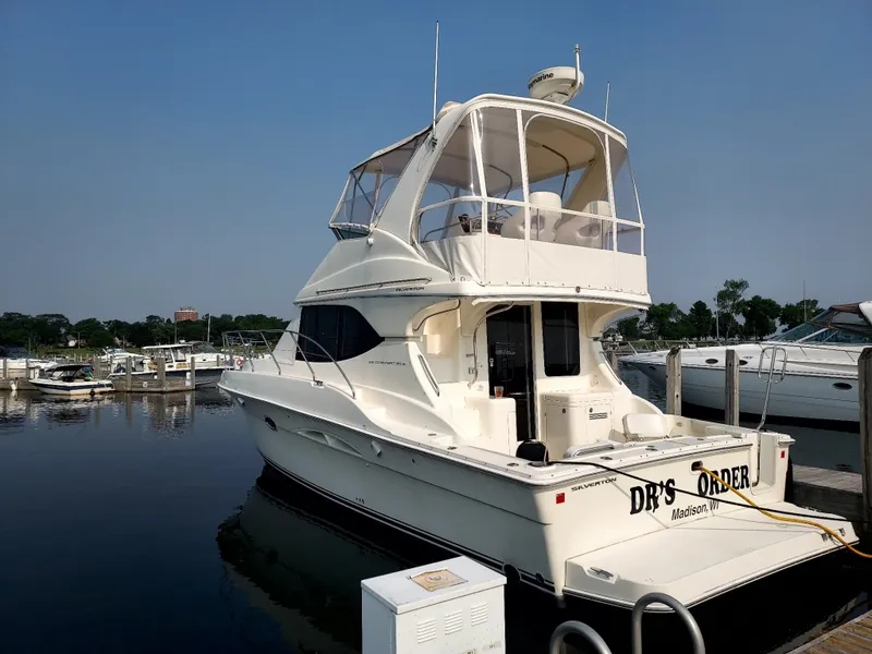 Slide: The Image of Silverton 38 CONVERTIBLE 2004 - 3