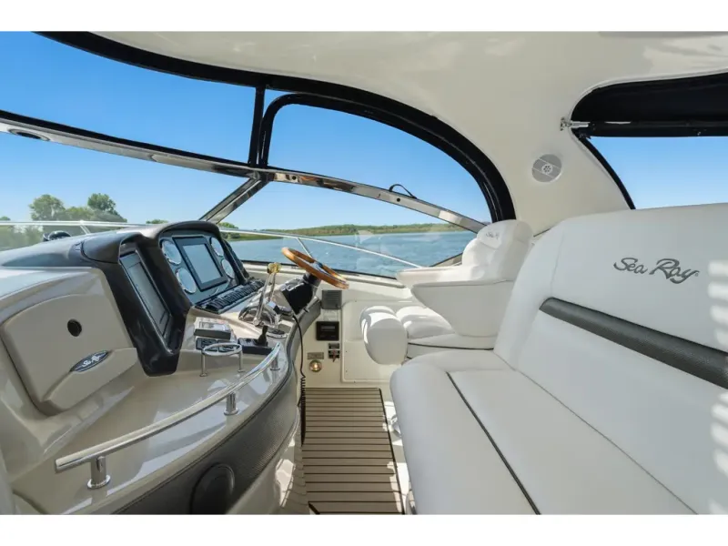 Slide: The Image of Sea Ray 44 Sundancer 2006 - 22