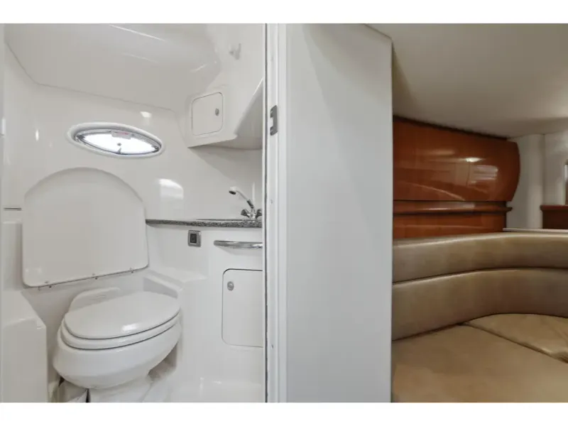 Slide: The Image of Sea Ray 44 Sundancer 2006 - 38