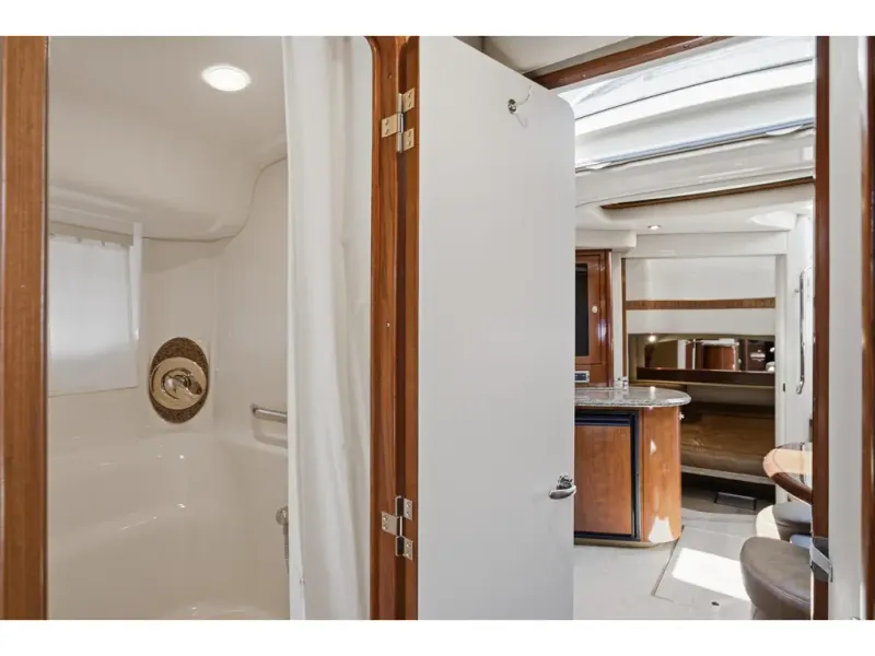 Slide: The Image of Sea Ray 44 Sundancer 2006 - 42