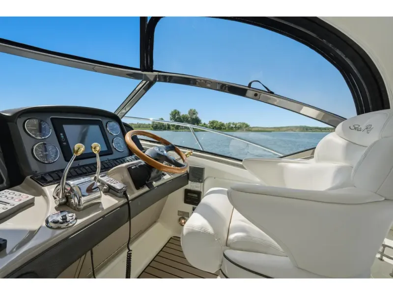 Slide: The Image of Sea Ray 44 Sundancer 2006 - 17