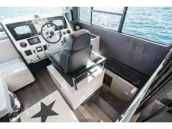 Slide: The Image of Cranchi 53 LD Trawler 2018 - 28