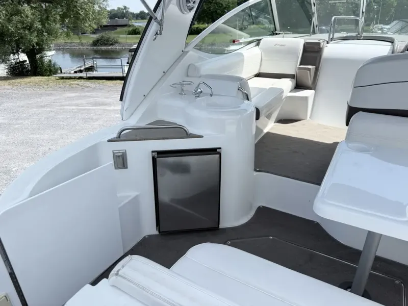 Slide: The Image of Cruisers 300 CXI Express 2009 - 8