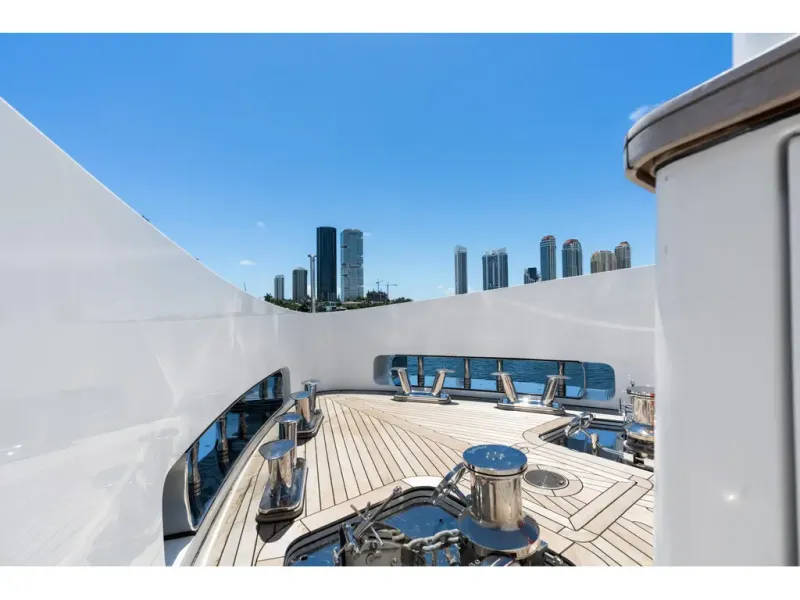 Slide: The Image of Azimut GRANDE 36M 2026 - 43