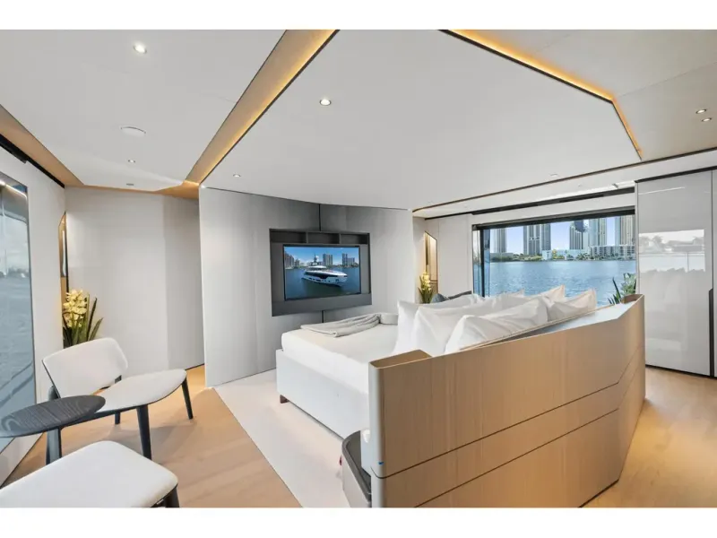 Slide: The Image of Azimut GRANDE 36M 2026 - 104