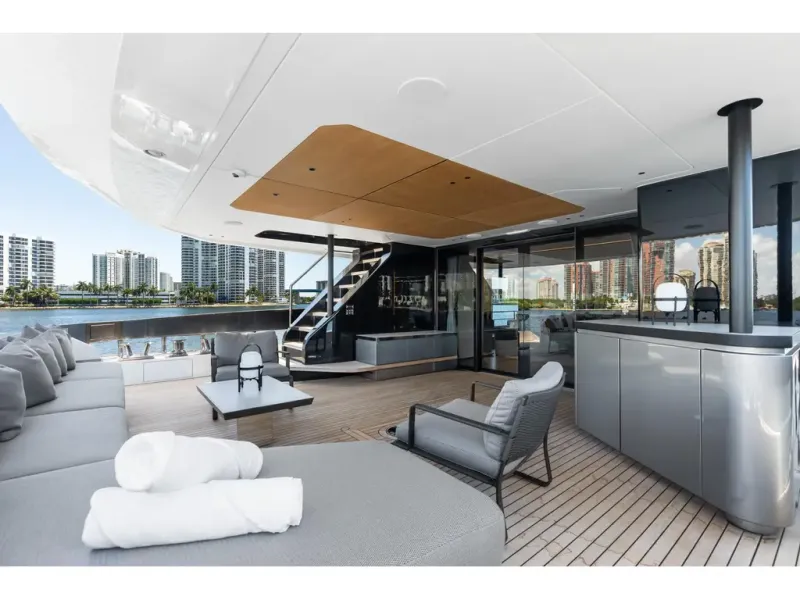 Slide: The Image of Azimut GRANDE 36M 2026 - 26