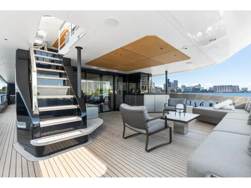 Slide: The Image of Azimut GRANDE 36M 2026 - 25