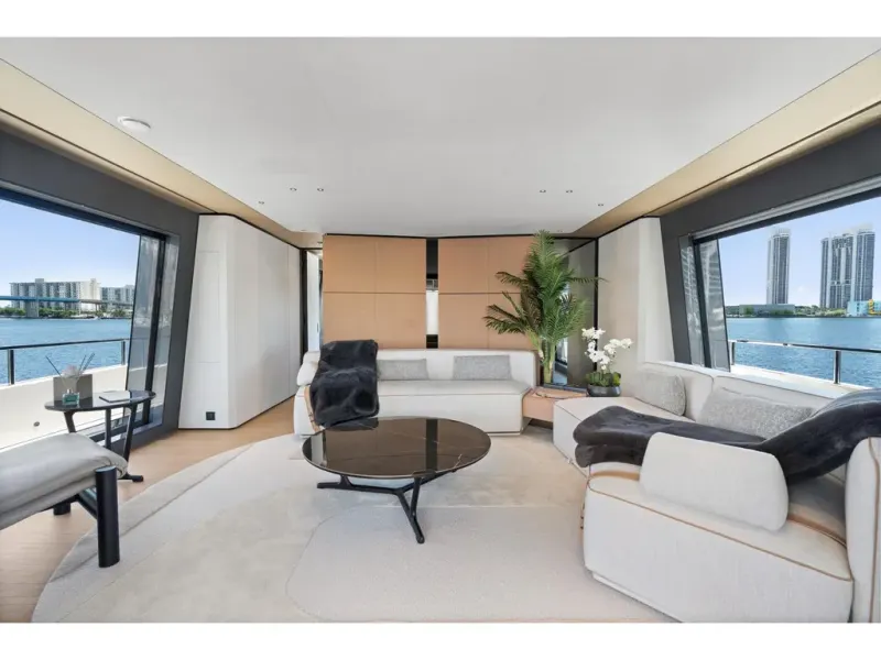 Slide: The Image of Azimut GRANDE 36M 2026 - 90