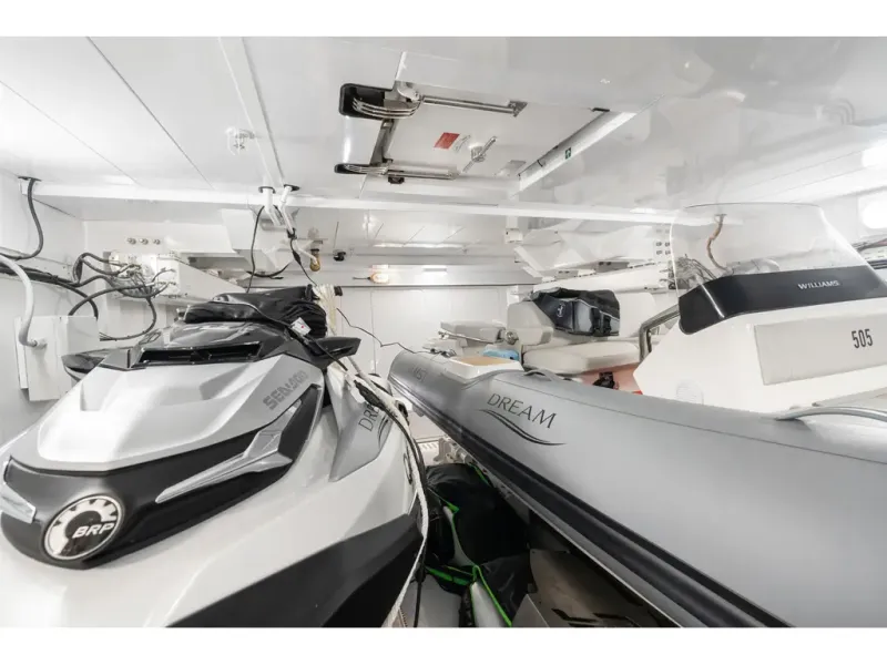 Slide: The Image of Azimut GRANDE 36M 2026 - 154
