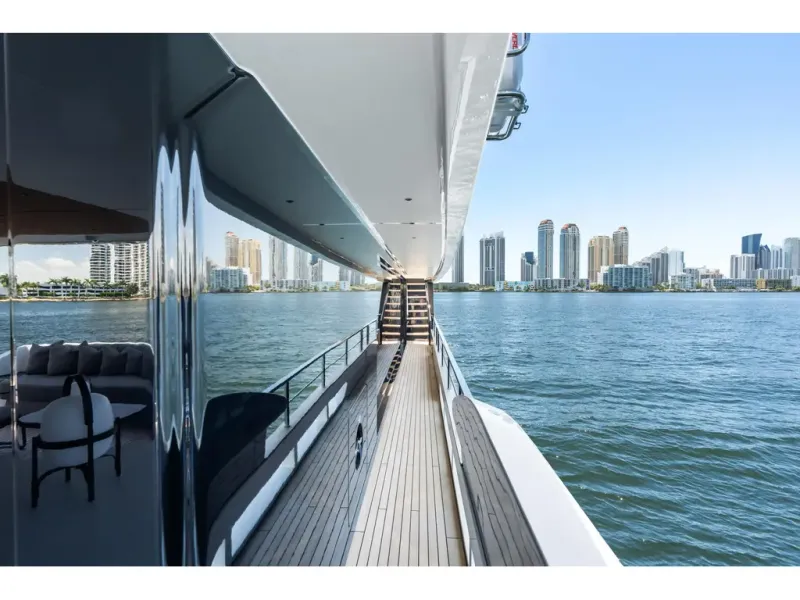Slide: The Image of Azimut GRANDE 36M 2026 - 32