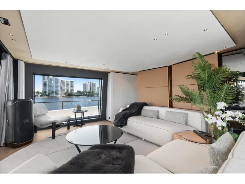 Slide: The Image of Azimut GRANDE 36M 2026 - 94