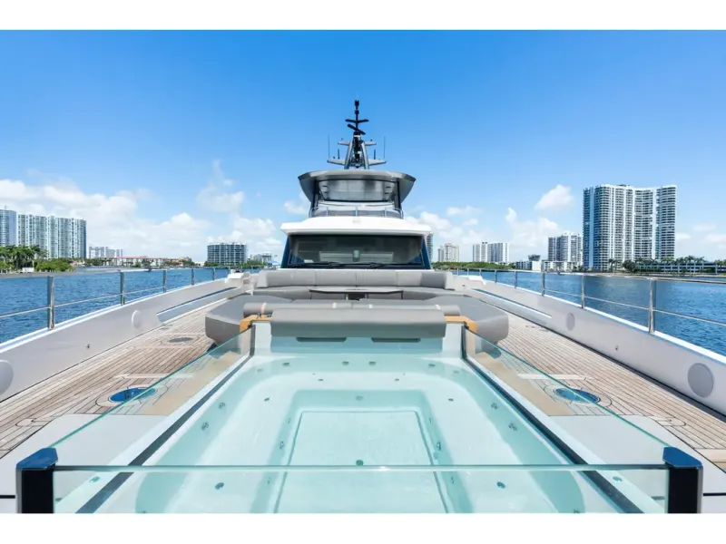 Slide: The Image of Azimut GRANDE 36M 2026 - 35